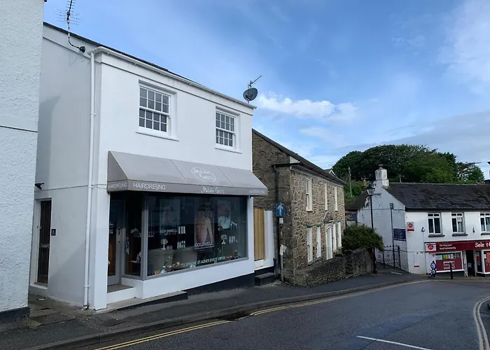 Lovely Flat, Balcony & Woodstove, Parking Close
